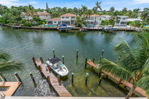 Condo in Bay Harbor Islands, Florida, 3 bedrooms  № 1356786 - photo 6