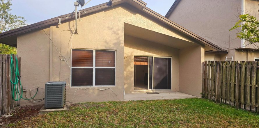 Casa en Sunrise, Florida 2 dormitorios, 110.09 m2 № 1225755