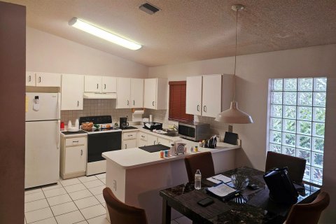 Casa en venta en Sunrise, Florida, 2 dormitorios, 110.09 m2 № 1225755 - foto 9