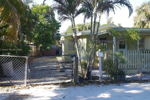 House in Delray Beach, Florida 2 bedrooms, 36.6 sq.m. № 1215808 - photo 1
