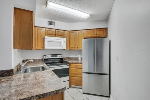 Condo in Orlando, Florida, 2 bedrooms  № 1298746 - photo 10