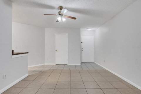 Condo in Orlando, Florida, 2 bedrooms  № 1298746 - photo 8