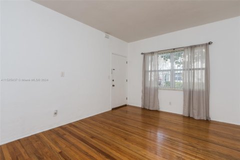 Condominio en venta en Miami Shores, Florida, 2 dormitorios, 78.6 m2 № 986293 - foto 14