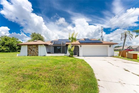 Villa ou maison à vendre à Punta Gorda, Floride: 3 chambres, 170.38 m2 № 1318601 - photo 1