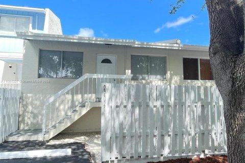 Townhouse in Cutler Bay, Florida 3 bedrooms, 96.15 sq.m. № 1159356 - photo 4