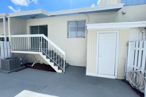 Townhouse in Cutler Bay, Florida 3 bedrooms, 96.15 sq.m. № 1159356 - photo 28