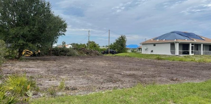 Land in Lehigh Acres, Florida № 263090