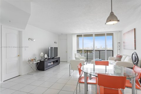 Condominio en venta en Miami Beach, Florida, 2 dormitorios, 98.48 m2 № 1315808 - foto 4