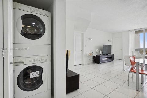 Condominio en venta en Miami Beach, Florida, 2 dormitorios, 98.48 m2 № 1315808 - foto 16