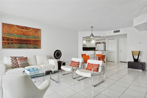 Condo in Miami Beach, Florida, 2 bedrooms  № 1315808 - photo 6