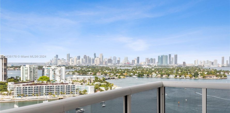 Condo in Miami Beach, Florida, 2 bedrooms  № 1315808