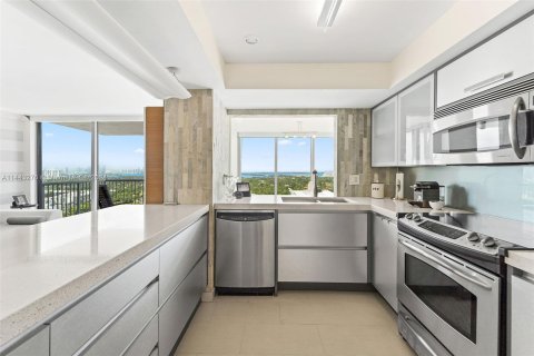 Condo in Miami Beach, Florida, 2 bedrooms  № 1315775 - photo 7