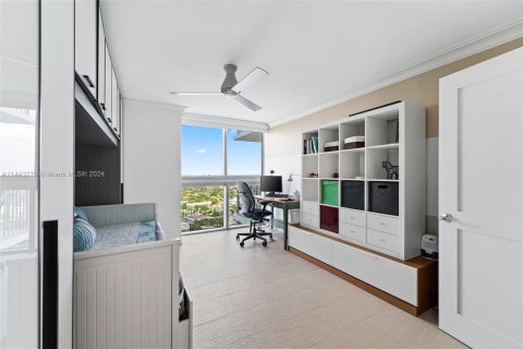 Condo in Miami Beach, Florida, 2 bedrooms  № 1315775 - photo 28