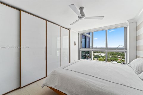 Condo in Miami Beach, Florida, 2 bedrooms  № 1315775 - photo 26