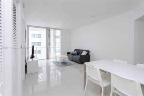 Condominio en venta en Miami Beach, Florida, 1 dormitorio, 75.07 m2 № 1292347 - foto 12