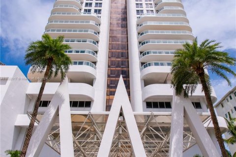 Copropriété à vendre à Miami Beach, Floride: 1 chambre, 75.07 m2 № 1292347 - photo 1