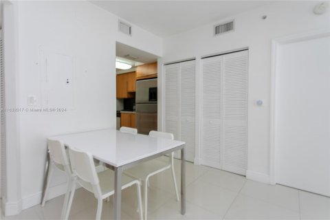 Condominio en venta en Miami Beach, Florida, 1 dormitorio, 75.07 m2 № 1292347 - foto 16