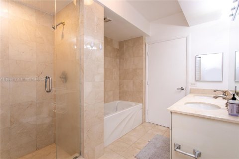 Condo in Miami Beach, Florida, 1 bedroom  № 1292347 - photo 6