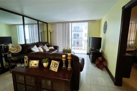 Condominio en venta en Miami Beach, Florida, 2 dormitorios, 112.04 m2 № 1292514 - foto 16