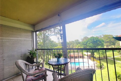 Condo in Lauderhill, Florida, 2 bedrooms  № 1227562 - photo 26