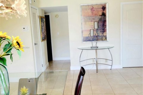 Condominio en venta en Lauderhill, Florida, 2 dormitorios, 120.77 m2 № 1227562 - foto 10