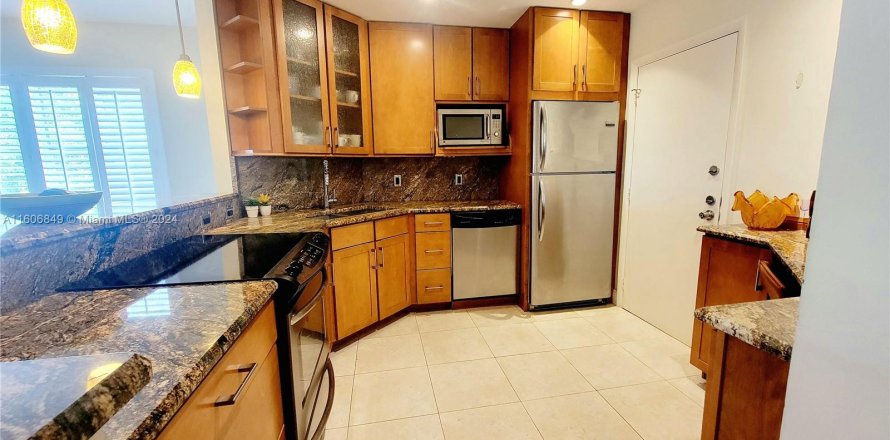 Condominio en Lauderhill, Florida, 2 dormitorios  № 1227562