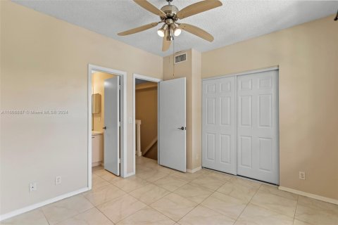 Townhouse in Tamarac, Florida 2 bedrooms, 103.12 sq.m. № 1228202 - photo 21