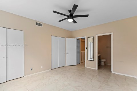 Townhouse in Tamarac, Florida 2 bedrooms, 103.12 sq.m. № 1228202 - photo 16