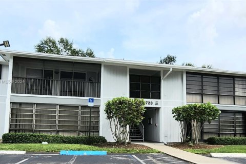 Copropriété à louer à Miami, Floride: 2 chambres, 80.82 m2 № 1348562 - photo 2