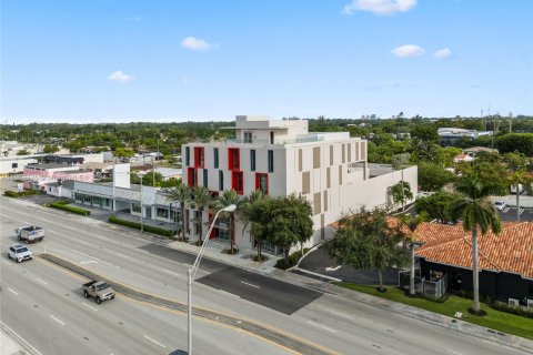 Propiedad comercial en venta en Miami, Florida № 1348473 - foto 4