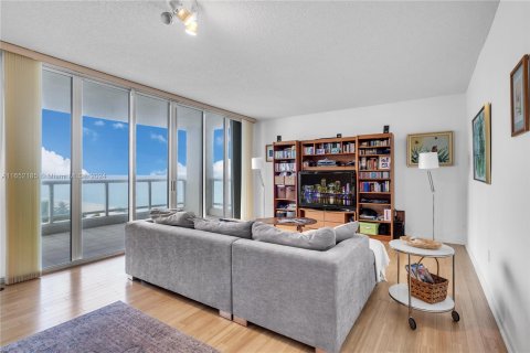 Copropriété à vendre à Miami Beach, Floride: 2 chambres, 116.13 m2 № 1348474 - photo 16