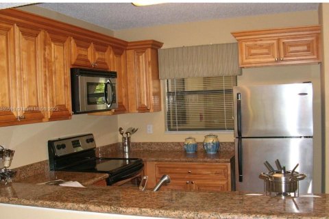 Condominio en venta en West Palm Beach, Florida, 2 dormitorios, 85.1 m2 № 818561 - foto 2