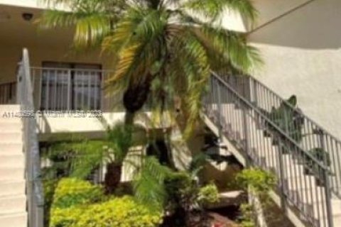 Condominio en venta en West Palm Beach, Florida, 2 dormitorios, 85.1 m2 № 818561 - foto 1