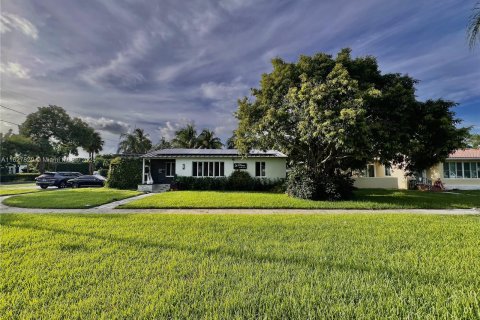 Villa ou maison à vendre à Miami Shores, Floride: 2 chambres, 119.01 m2 № 1289351 - photo 3