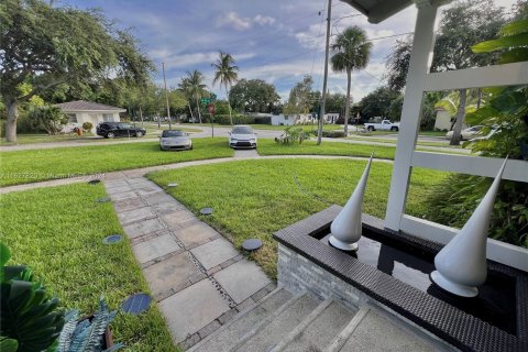 Casa en venta en Miami Shores, Florida, 2 dormitorios, 119.01 m2 № 1289351 - foto 5