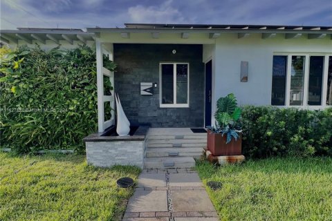 Villa ou maison à vendre à Miami Shores, Floride: 2 chambres, 119.01 m2 № 1289351 - photo 6