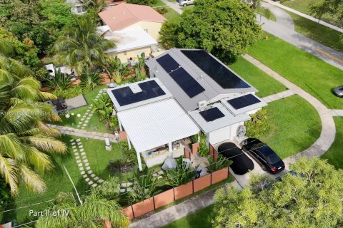 House in Miami Shores, Florida 2 bedrooms, 119.01 sq.m. № 1289351 - photo 13