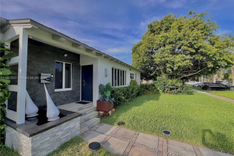 Casa en venta en Miami Shores, Florida, 2 dormitorios, 119.01 m2 № 1289351 - foto 4