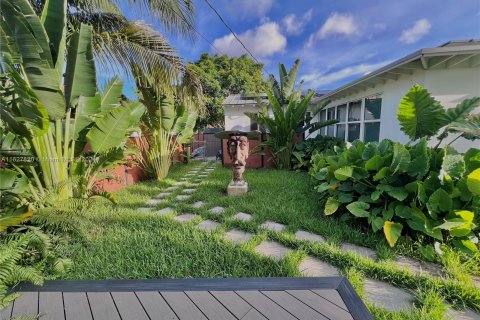 Casa en venta en Miami Shores, Florida, 2 dormitorios, 119.01 m2 № 1289351 - foto 23