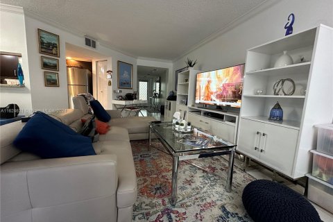 Copropriété à vendre à Pembroke Pines, Floride: 1 chambre, 78.04 m2 № 1271368 - photo 11