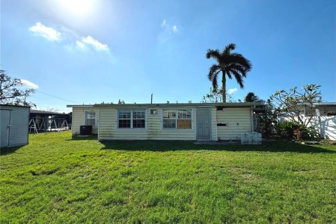 House in Port Charlotte, Florida 3 bedrooms, 71.72 sq.m. № 1425703 - photo 7