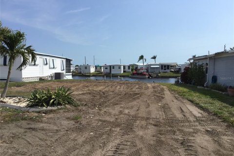 Terreno en venta en North Port, Florida № 513484 - foto 1