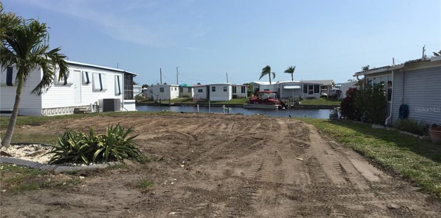 Terreno en North Port, Florida № 513484