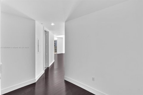 Condo in Miami, Florida, 2 bedrooms  № 1357024 - photo 6