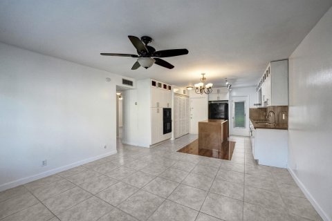 Condo in Deerfield Beach, Florida, 2 bedrooms  № 1182537 - photo 21