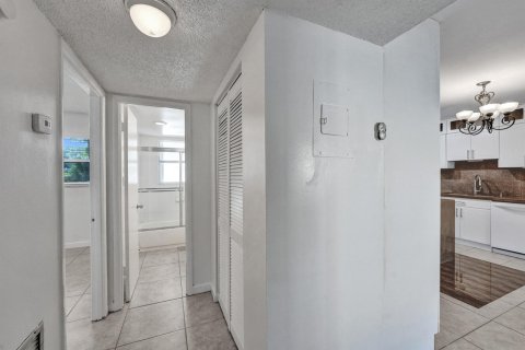 Copropriété à vendre à Deerfield Beach, Floride: 2 chambres, 78.04 m2 № 1182537 - photo 13