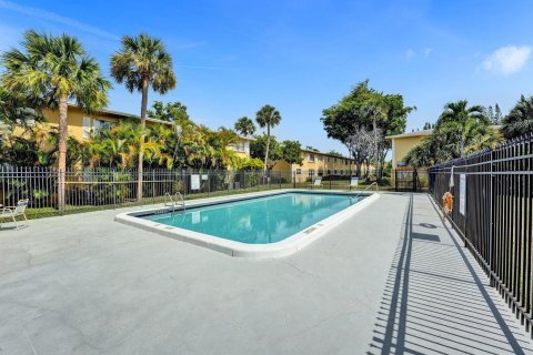 Copropriété à vendre à Deerfield Beach, Floride: 2 chambres, 78.04 m2 № 1182537 - photo 2