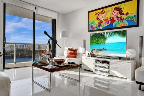 Condo in Miami Beach, Florida, 2 bedrooms  № 843573 - photo 4