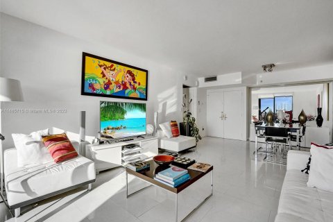 Condo in Miami Beach, Florida, 2 bedrooms  № 843573 - photo 8