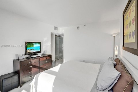 Condo in Miami Beach, Florida, 2 bedrooms  № 843573 - photo 24